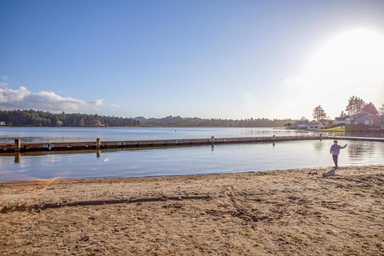 Regatta Park Lake House Линкольн-Сити Экстерьер фото